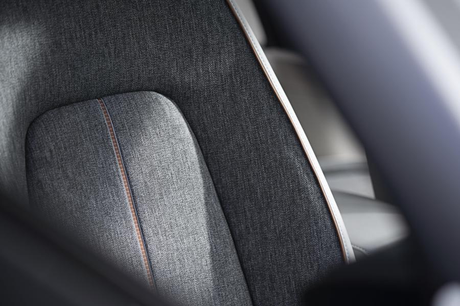 Детали интерьера Mazda MX-30 2020 года  (WW) (фото 31 из 53)